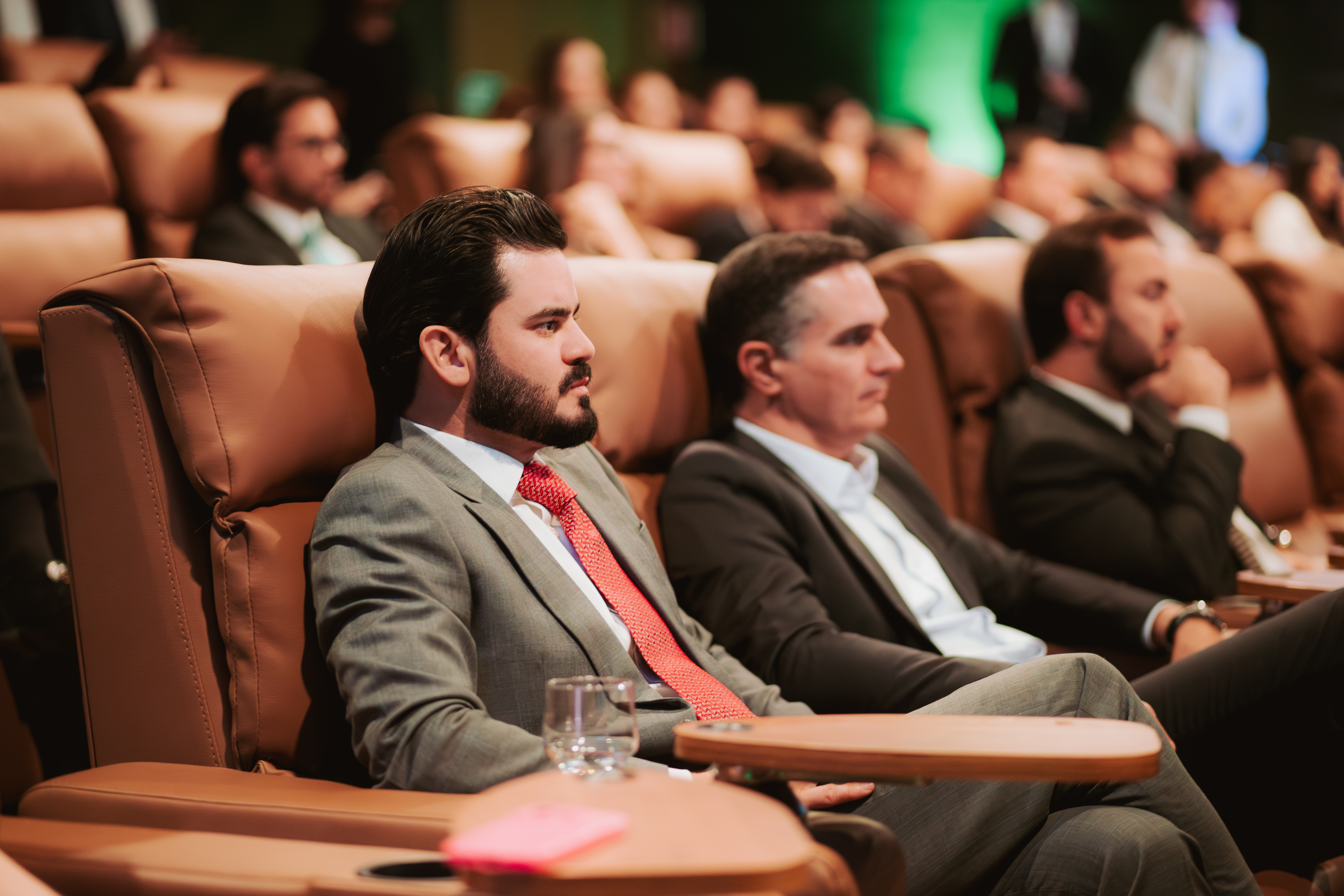 Painel com participação do público